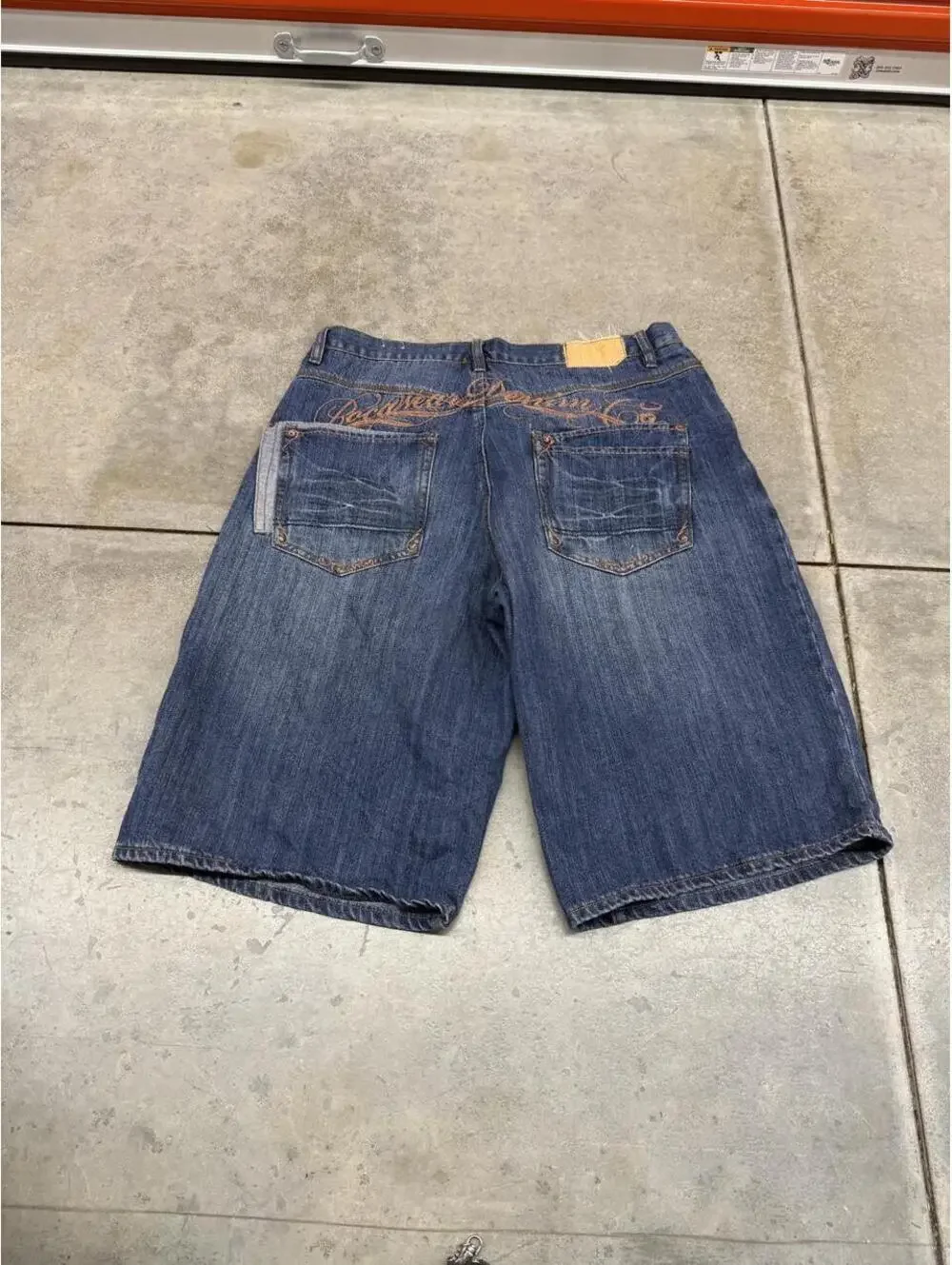 vintage rocawear denim co faded blue relaxed baggy fit jean shorts jorts size 38